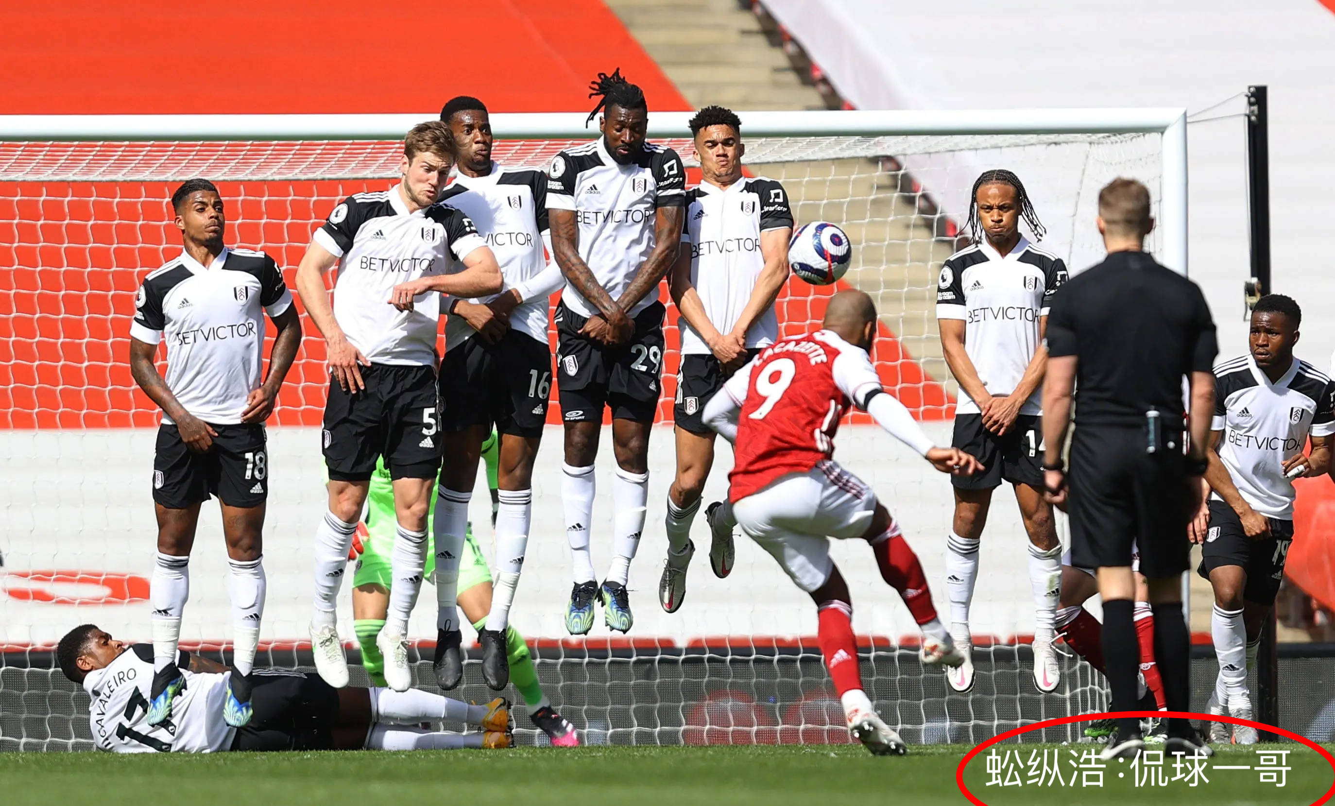 豪门对决！英超上演世纪大战