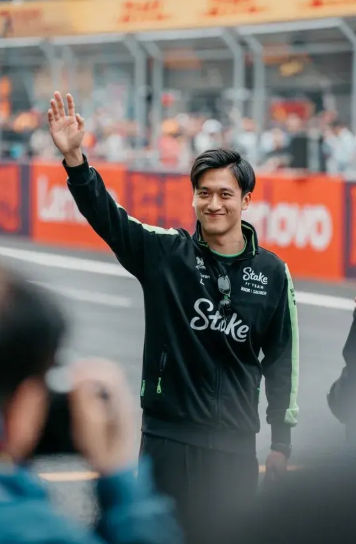 梅赛德斯逆转索伯车队，周冠宇扛起全队