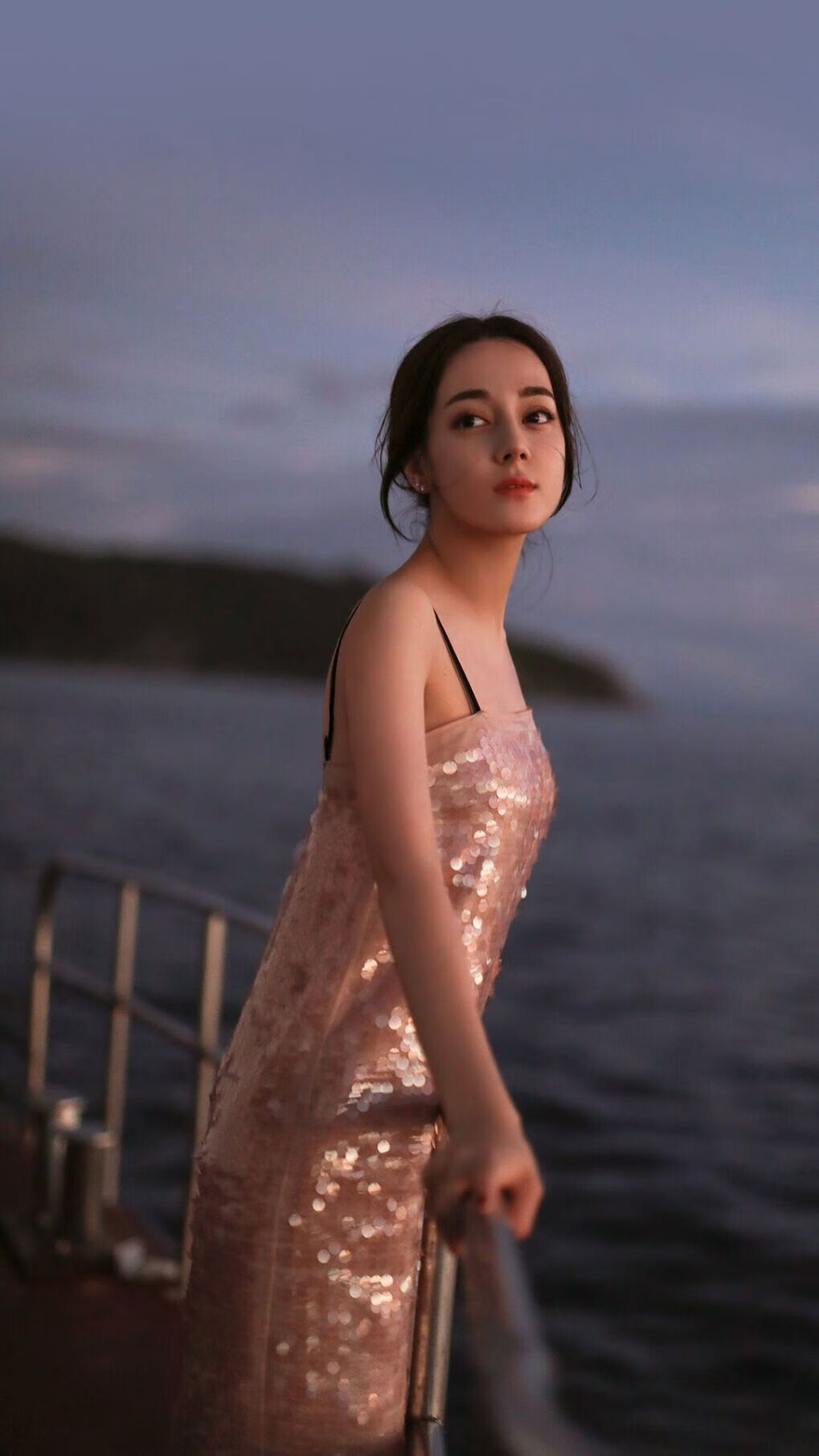 棋盘、赛道与永恒对峙，当骑士的阴影笼罩太阳