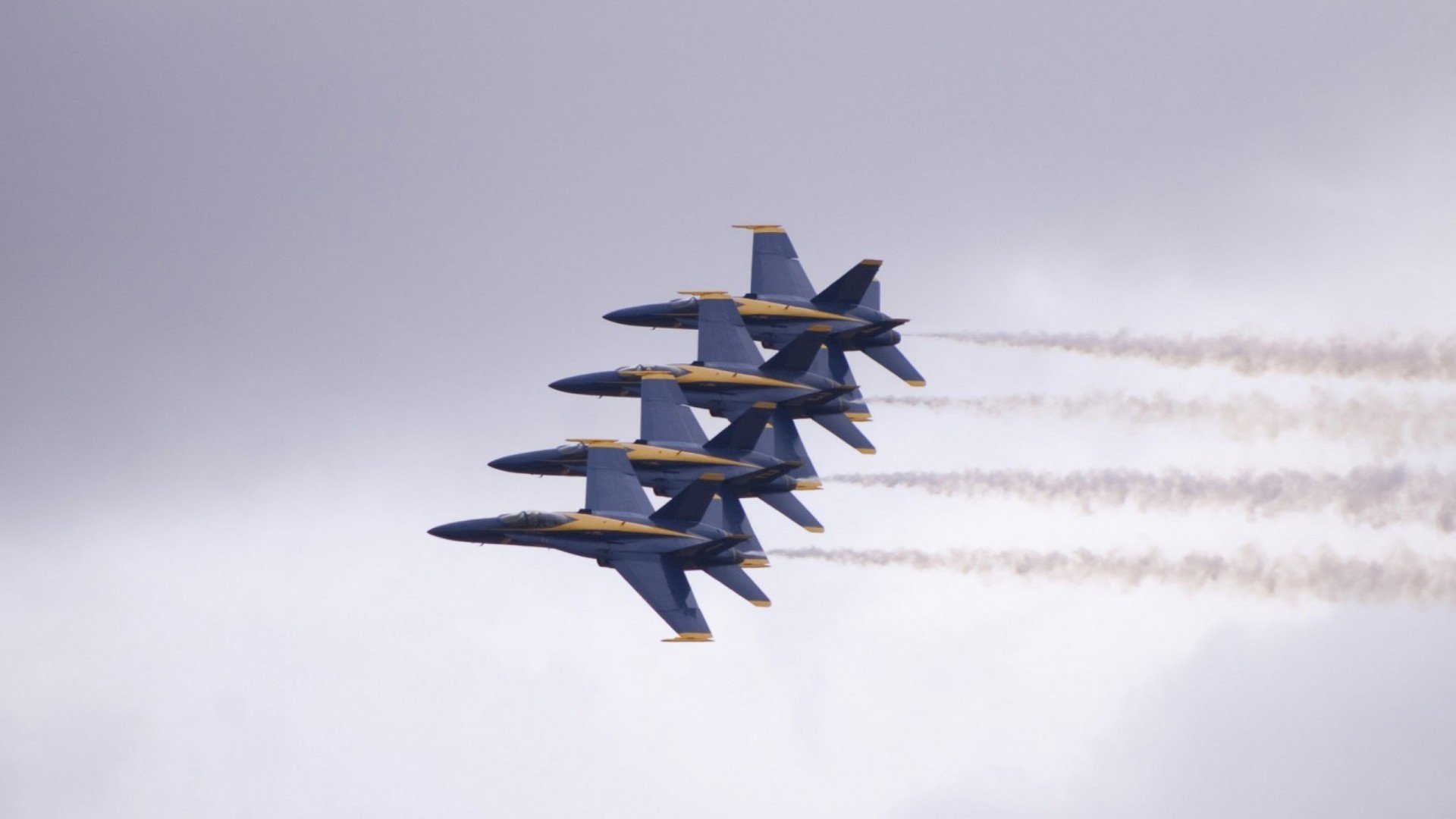 本泽马赛后评分拉满，瑞典稳稳拿下突尼斯，绿茵场上的个人英雄与团队胜利