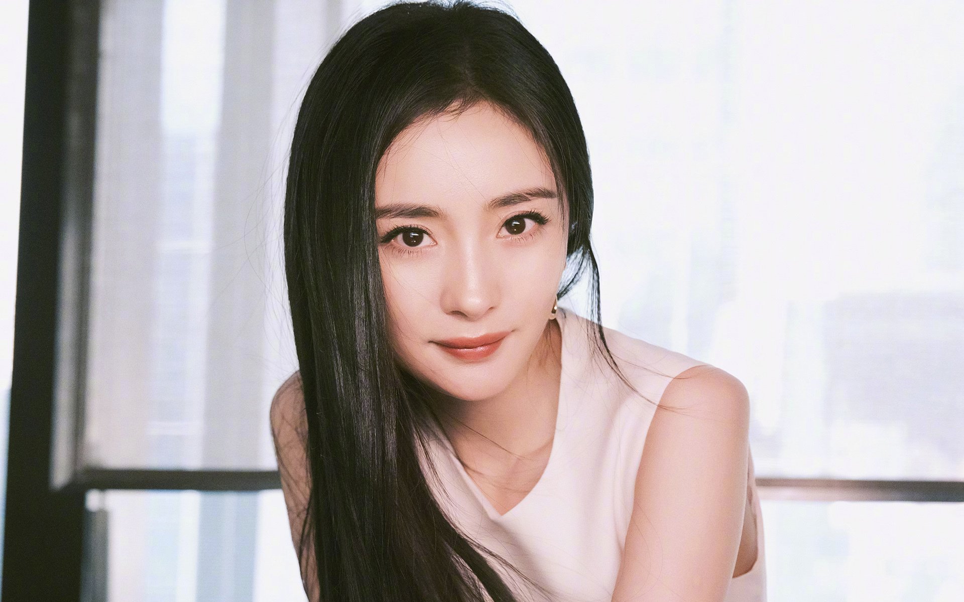 平行宇宙的交汇，瑞士联邦大楼内的强压谈判与苏黎世F1街道上穆勒的统治