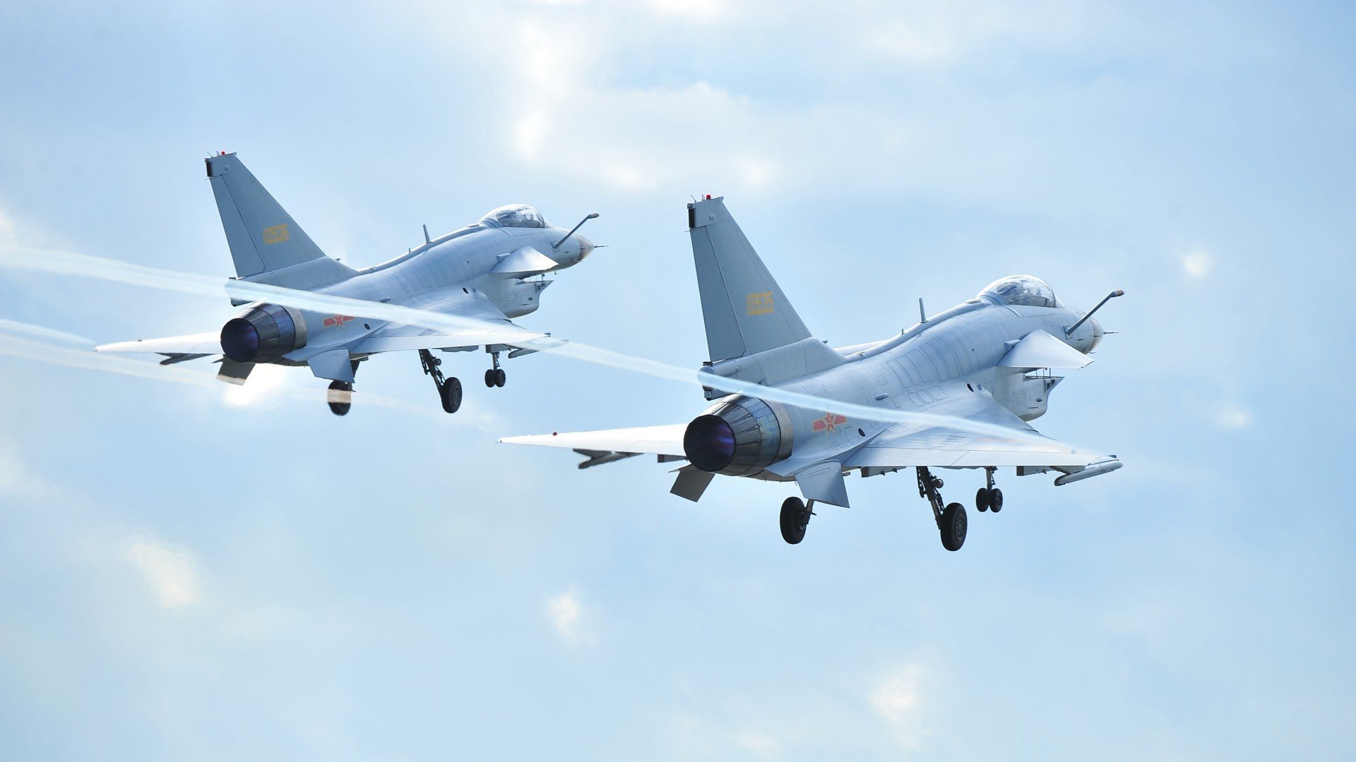 南美风暴席卷伯纳乌，安菲尔德之夜萨拉赫一剑封喉—足球世界的双城记