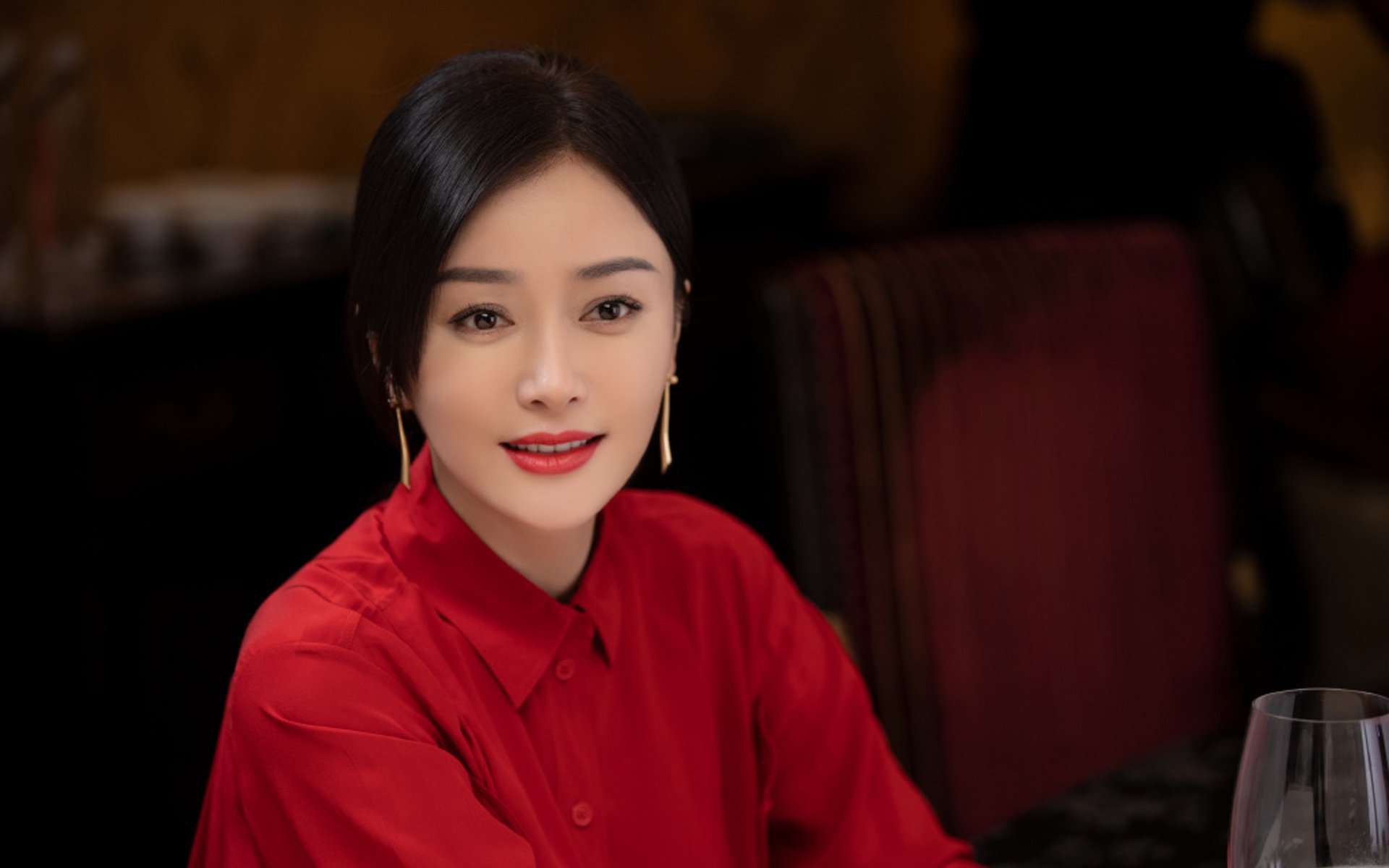 F组巅峰对决,阿根廷碾压匈牙利,姆巴佩独造三球,铁血防线铸就胜利基石